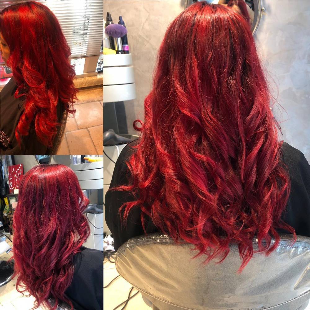 atelier-du-coiffeur-coiffure-rouge-ondulé